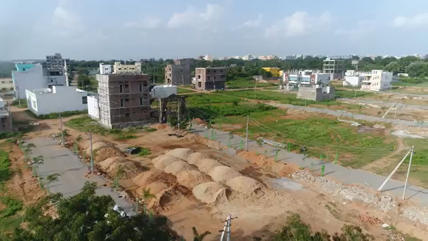 100 sq yds plot in Shamshabad main city, opposite houses and mosque